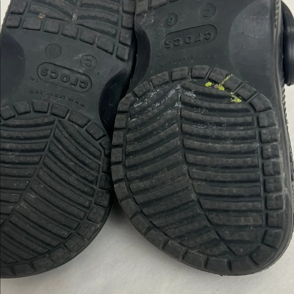 CROCS Kids Black Sandals sz 6